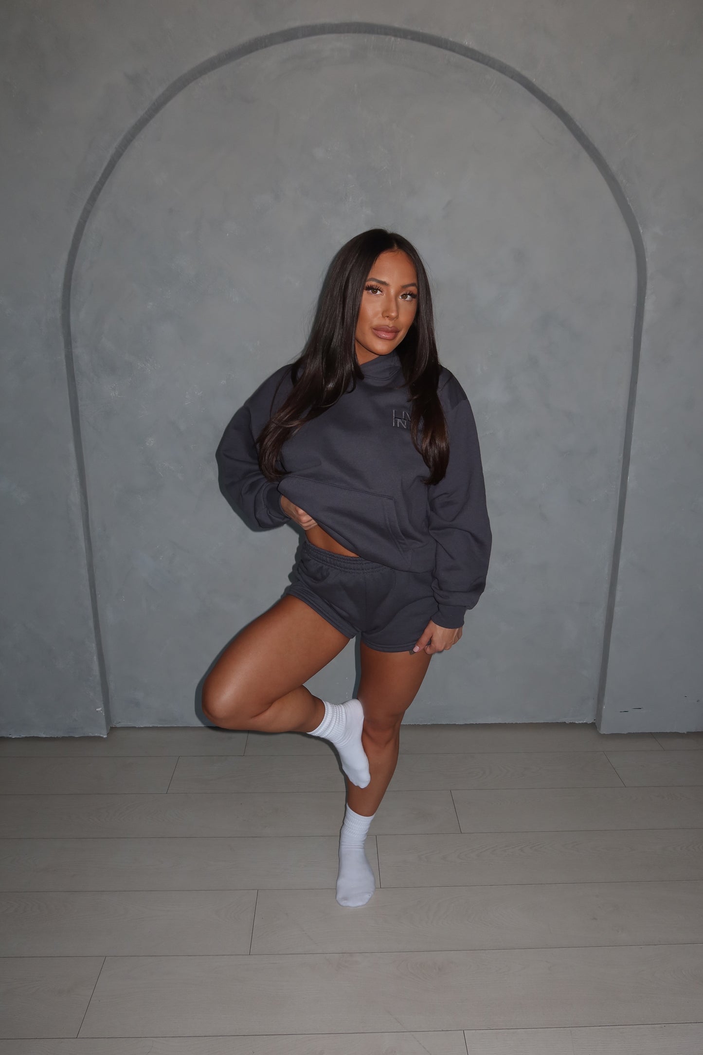 WOMEN'S SWEAT SHORTS (CHARCOAL)