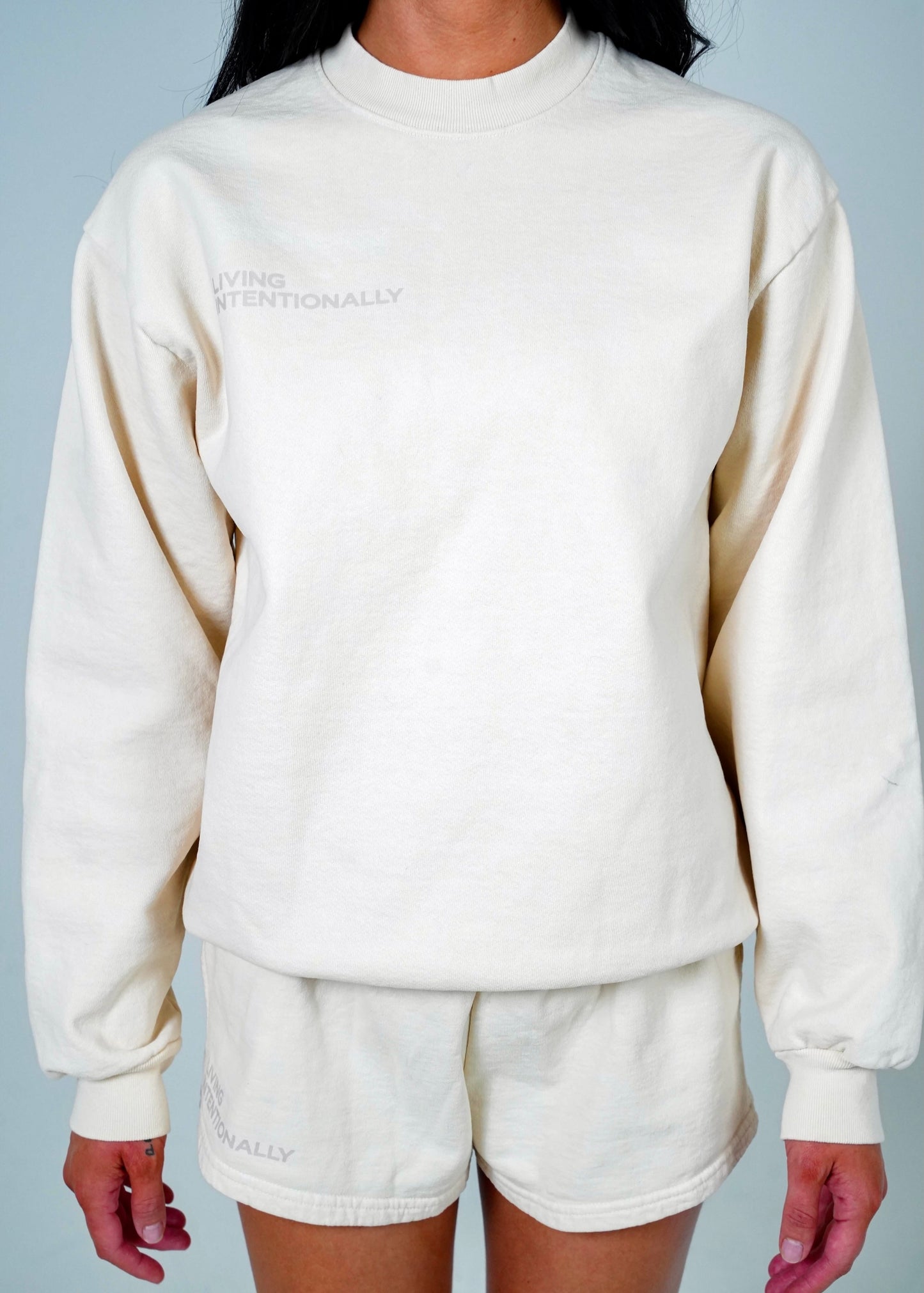 WOMEN'S CREWNECK SWEATSHIRT (CREME)