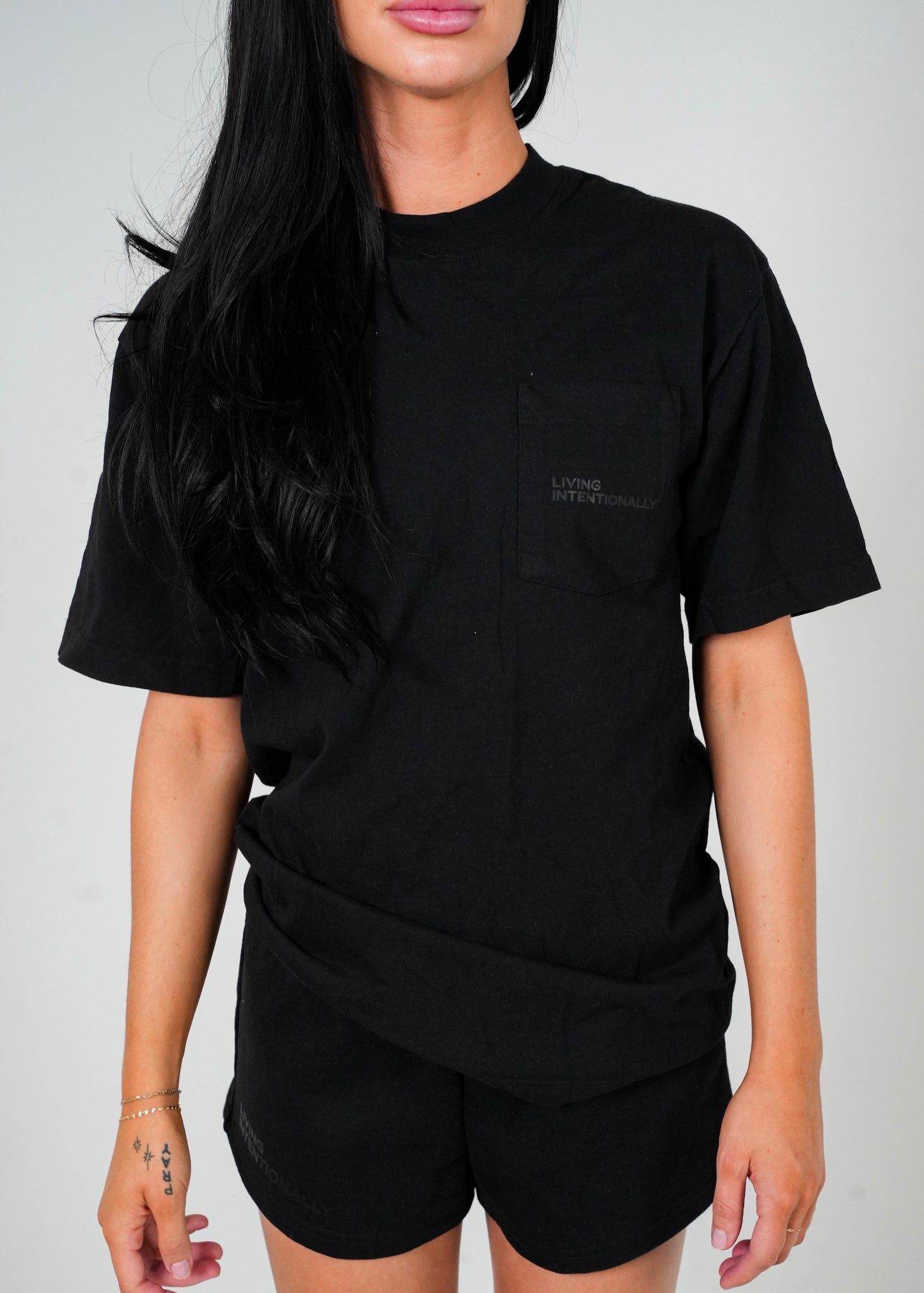 UNISEX SHORT SLEEVE TEE POCKET TEE (BLACK)